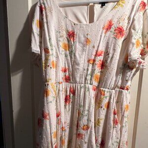 Super feminine Summery Dress